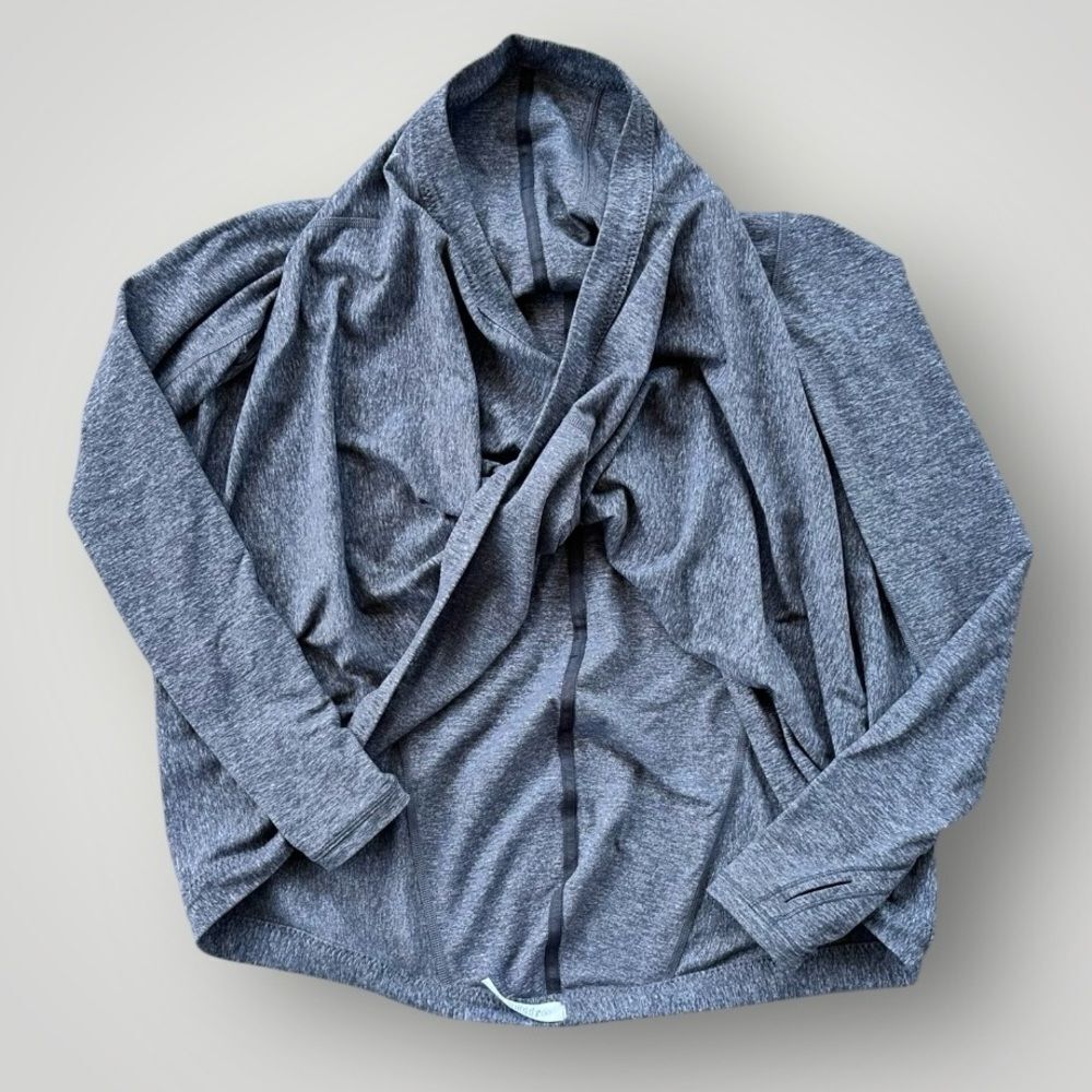 🎉5 for $45 🎉 Ivivva Top Shirt Sweatshirt Four Count Shrug Wrap Girl's Size 14